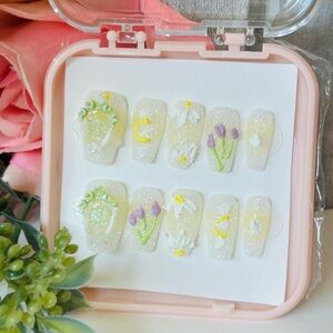 Floral Press-On Nails with Glitter Accents